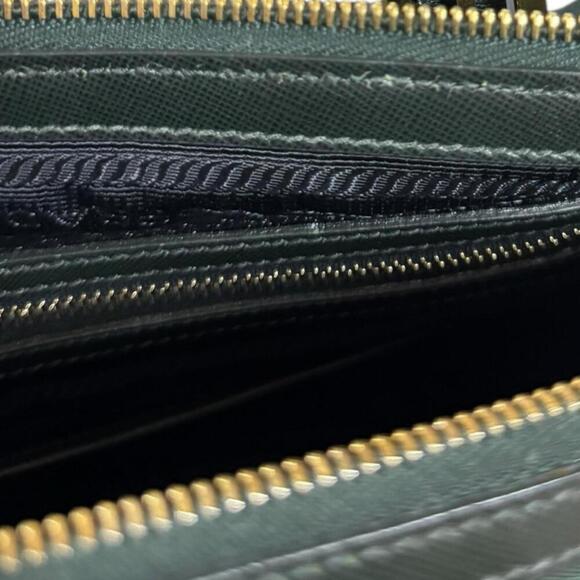 PRADA Green Shoulder Bag - Picture 16 of 16